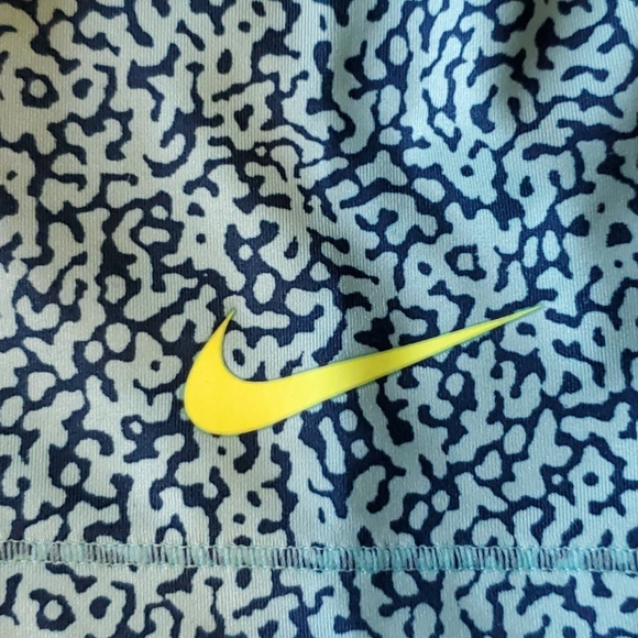 Nike capris - Picture 2 of 3